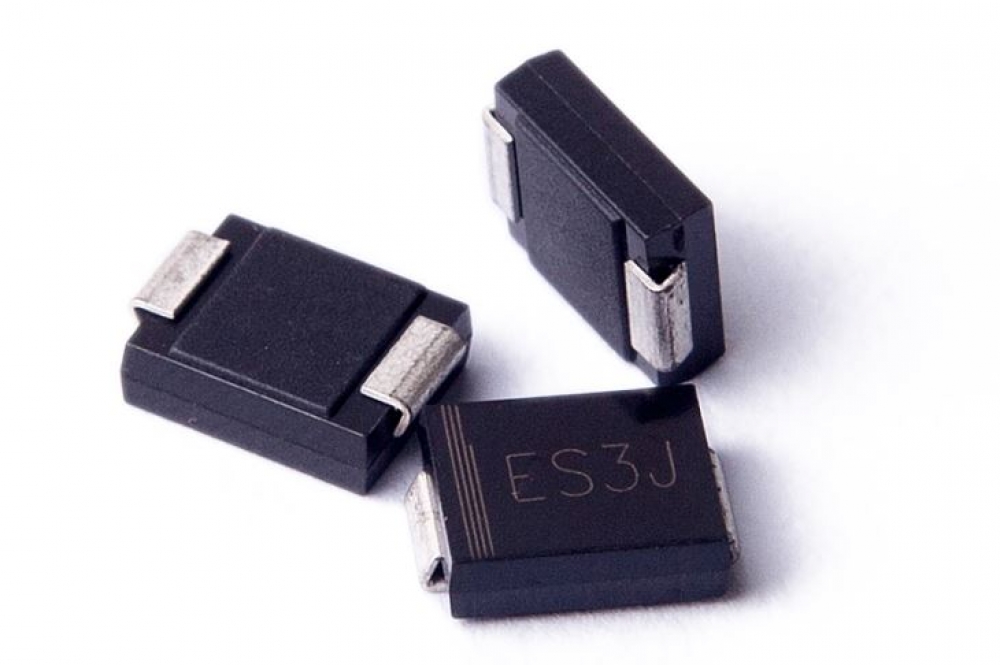 Диод ES3J 3А 600V 35нс DO-214A